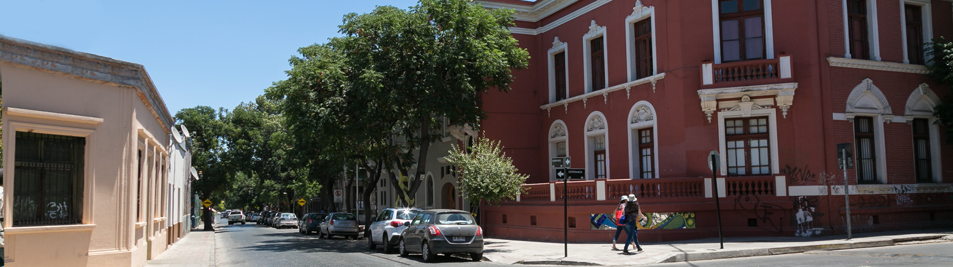 Square Roto Chileno - Neighbourhood Yungay