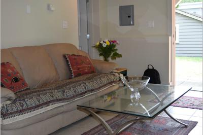 Furnished accommodation West 14th Avenue - Courtenay Street 1 (3700)