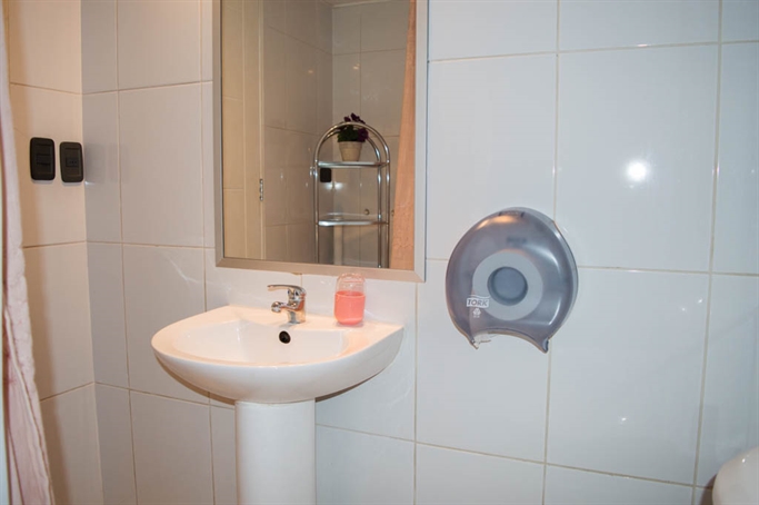 Baño (Habitación 1)