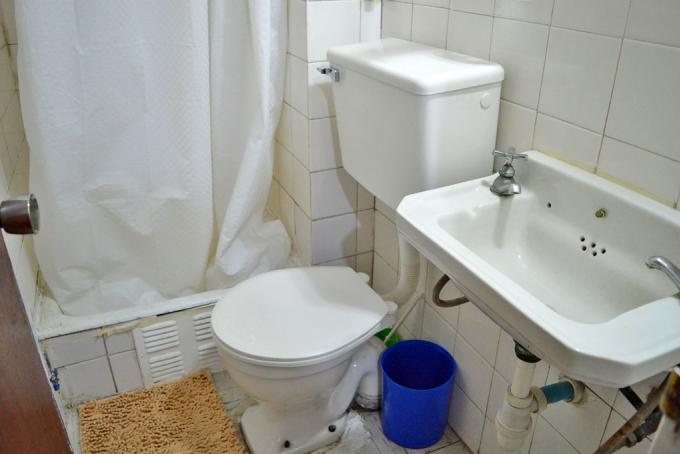 Baño de servicio
